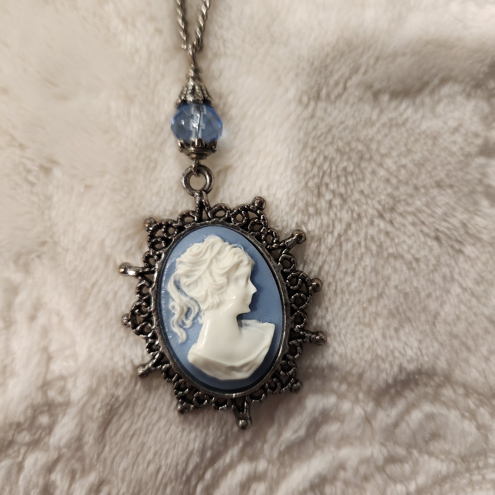Elegant Silver and Blue Cameo Pendant Necklace